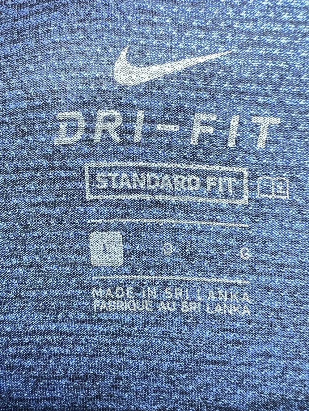 Nike t-shirt men's size L breathable moisture wicking Dri-FIT fabric (1-50